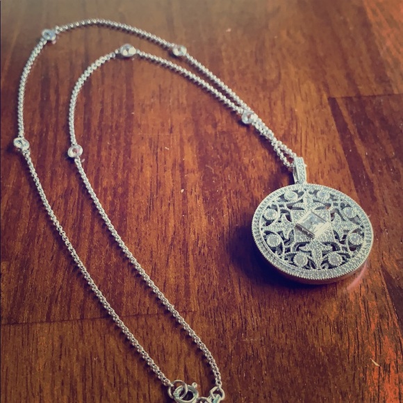 Pendant Necklace - Picture 1 of 4